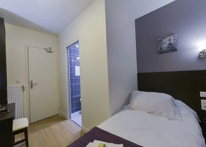 Du Quai De Seine Hotel 2*